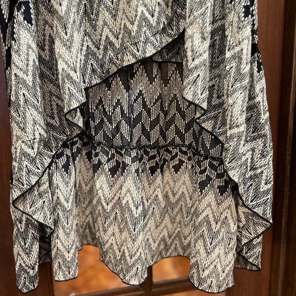 Hommage Size Small Black and White High Low Wrap Skirt - Picture 5 of 5